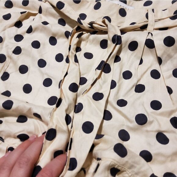 Topshop High Waisted Polka Dot Ruffle Shorts size 4 - Picture 4 of 8